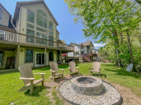 Amazing Central Location Lakefront Hot tubdock